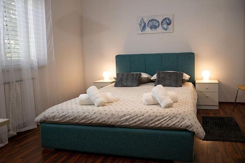 Apartment Orbanic Ровин Екстериор снимка